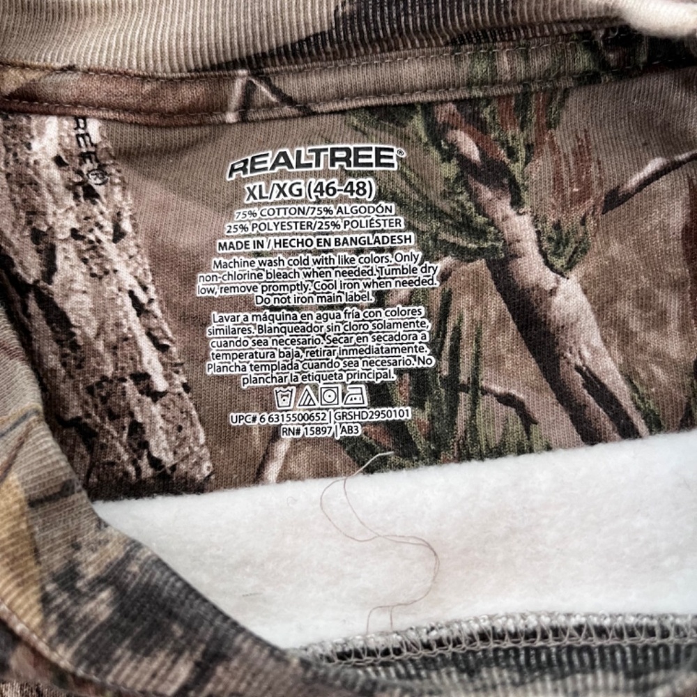 Realtree camo sweatshirt - Picture 2 of 2